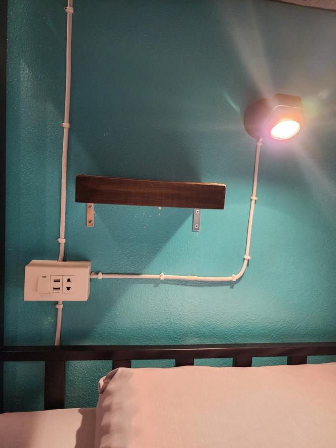 Blue Moon House - A Budget Hostel For Easy Travellers Chiang Mai Exteriör bild