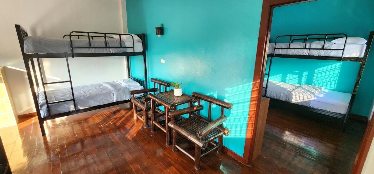 Blue Moon House - A Budget Hostel For Easy Travellers Chiang Mai Exteriör bild